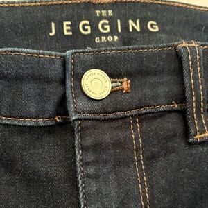White House Black Market “the Jegging” Crop”Mid Rise “ Jeans Size 0